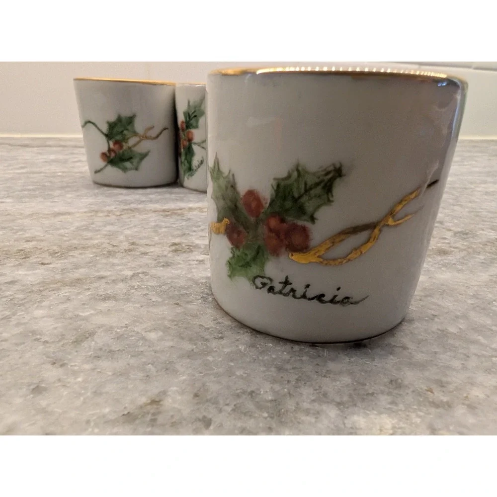 Vintage Christmas Napkin Rings Holly and Berries Gold Trimmed set of‎ 6